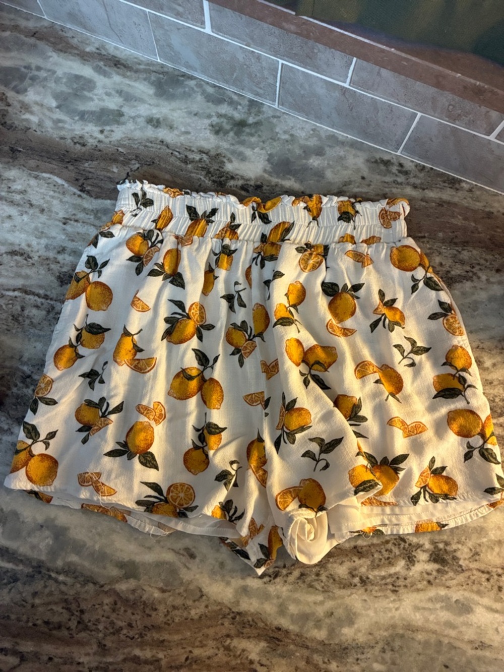 Baevely White Lemon Print Elastic Waist Shorts size S